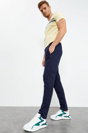 Tommy Life Men’s Classic Leg Sweatpants with Text Detail