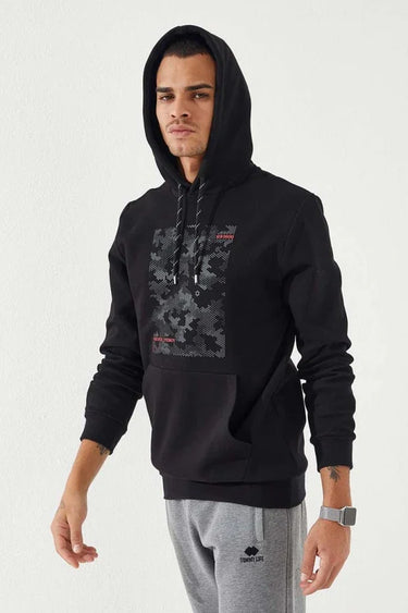 TOMMYLIFE Men's Standard Fit Hooded Sweatshirt with Camouflage Print