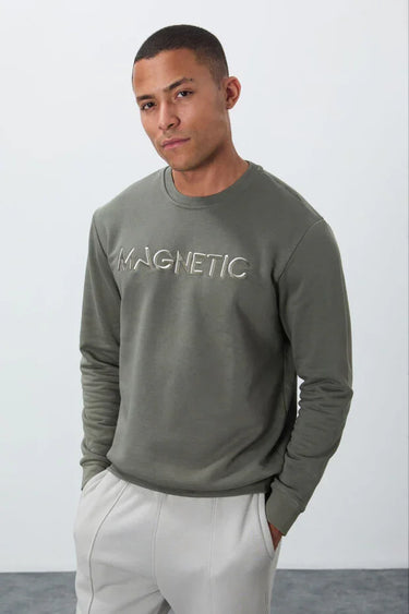Embroidered Crew Neck Relaxed Fit Men’s Fleece Sweatshirt